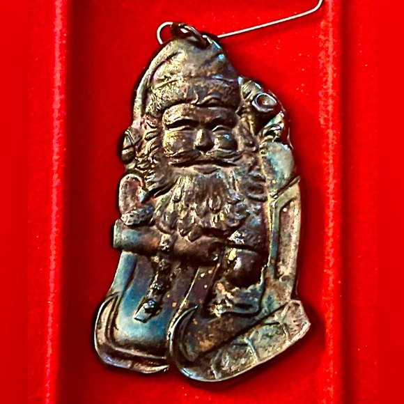 Vintage Silver Santa in a Sleigh Ornament - Picture 5 of 5